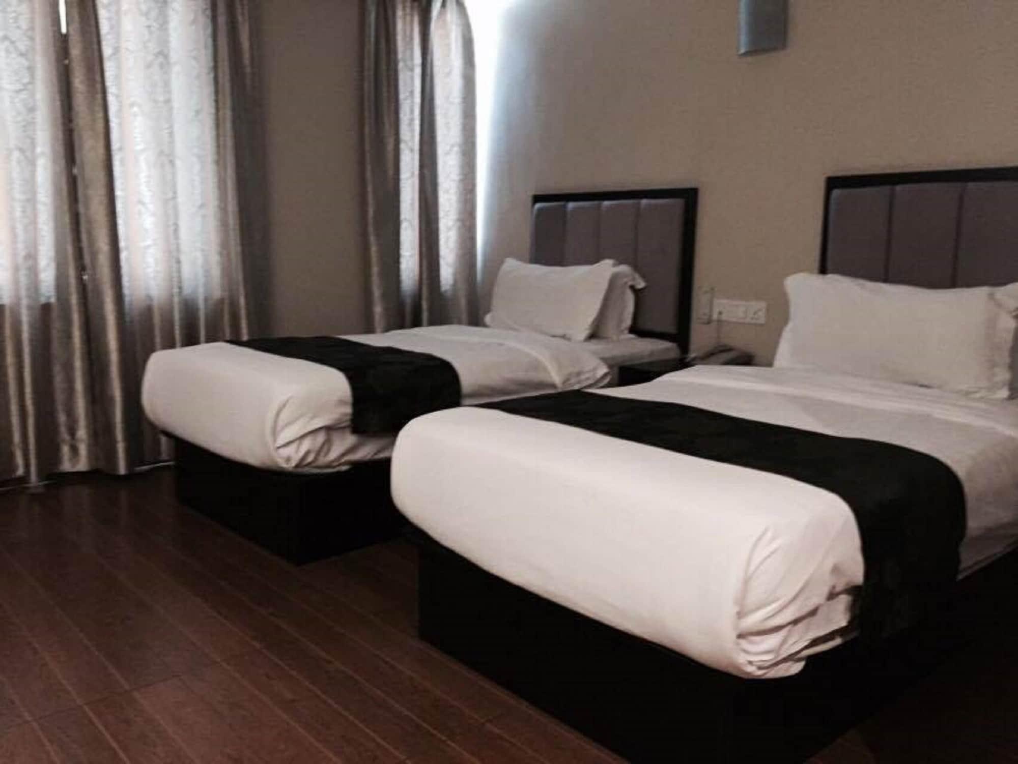 Kk Waterfront Hotel Kota Kinabalu Ngoại thất bức ảnh