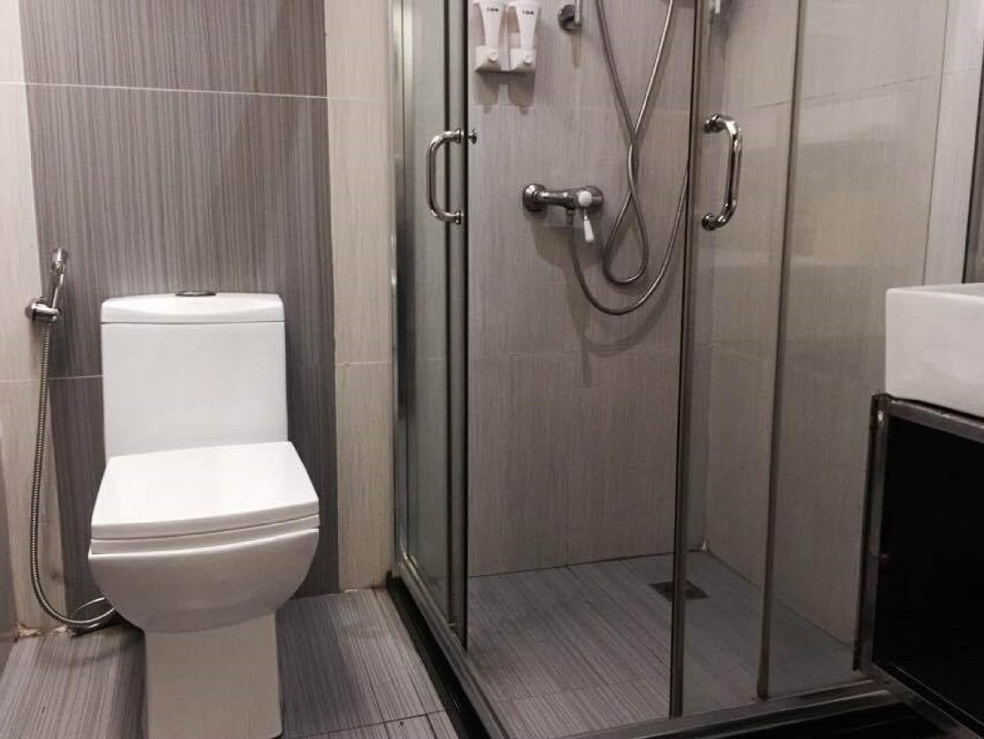 Kk Waterfront Hotel Kota Kinabalu Ngoại thất bức ảnh