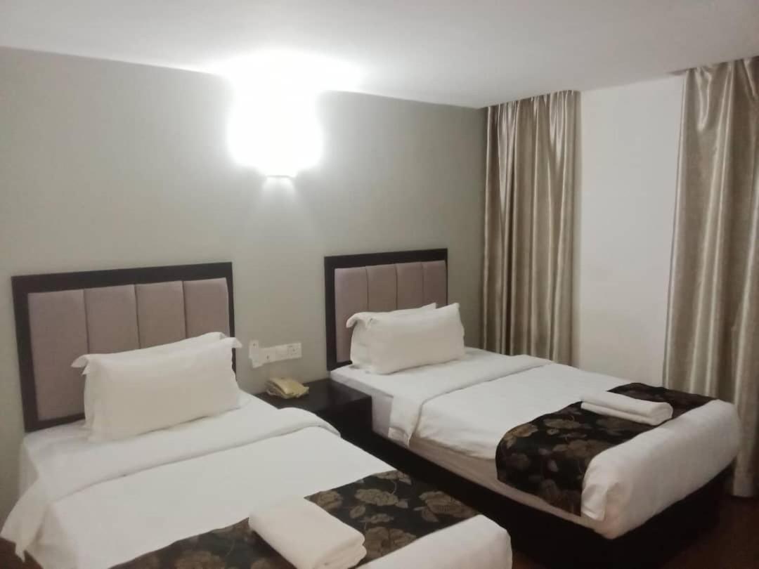 Kk Waterfront Hotel Kota Kinabalu Ngoại thất bức ảnh