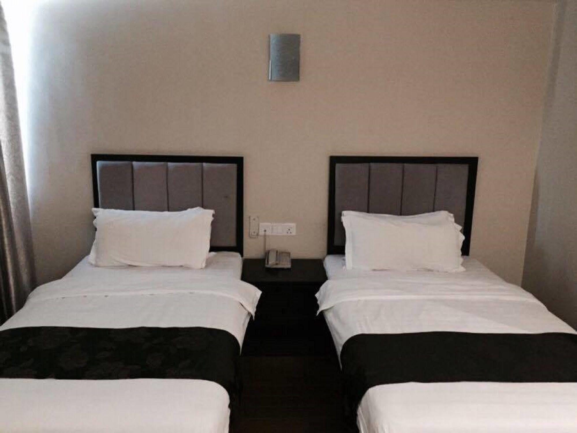 Kk Waterfront Hotel Kota Kinabalu Ngoại thất bức ảnh