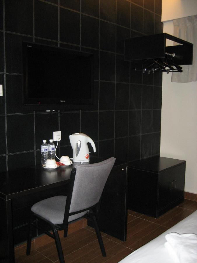 Kk Waterfront Hotel Kota Kinabalu Ngoại thất bức ảnh